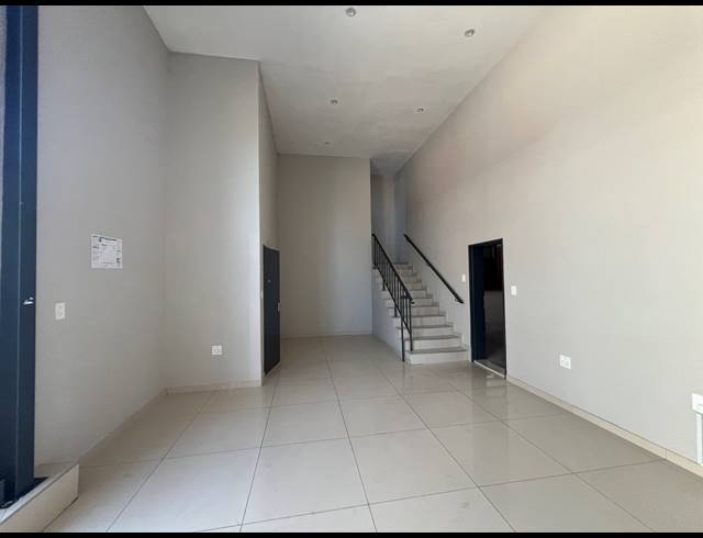 677M² WAREHOUSE TO LET IN COSMO BUSINESS PARK